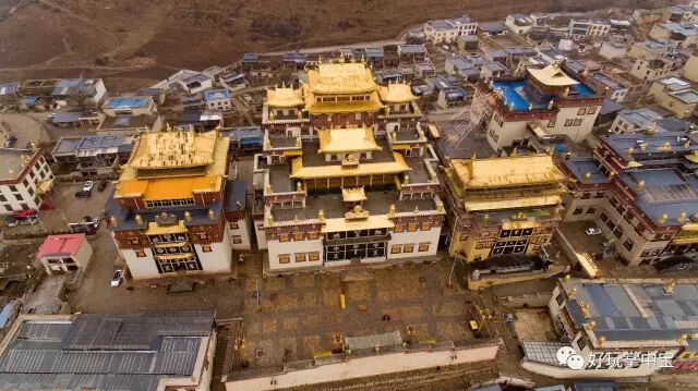 云飘系列12—松赞林寺